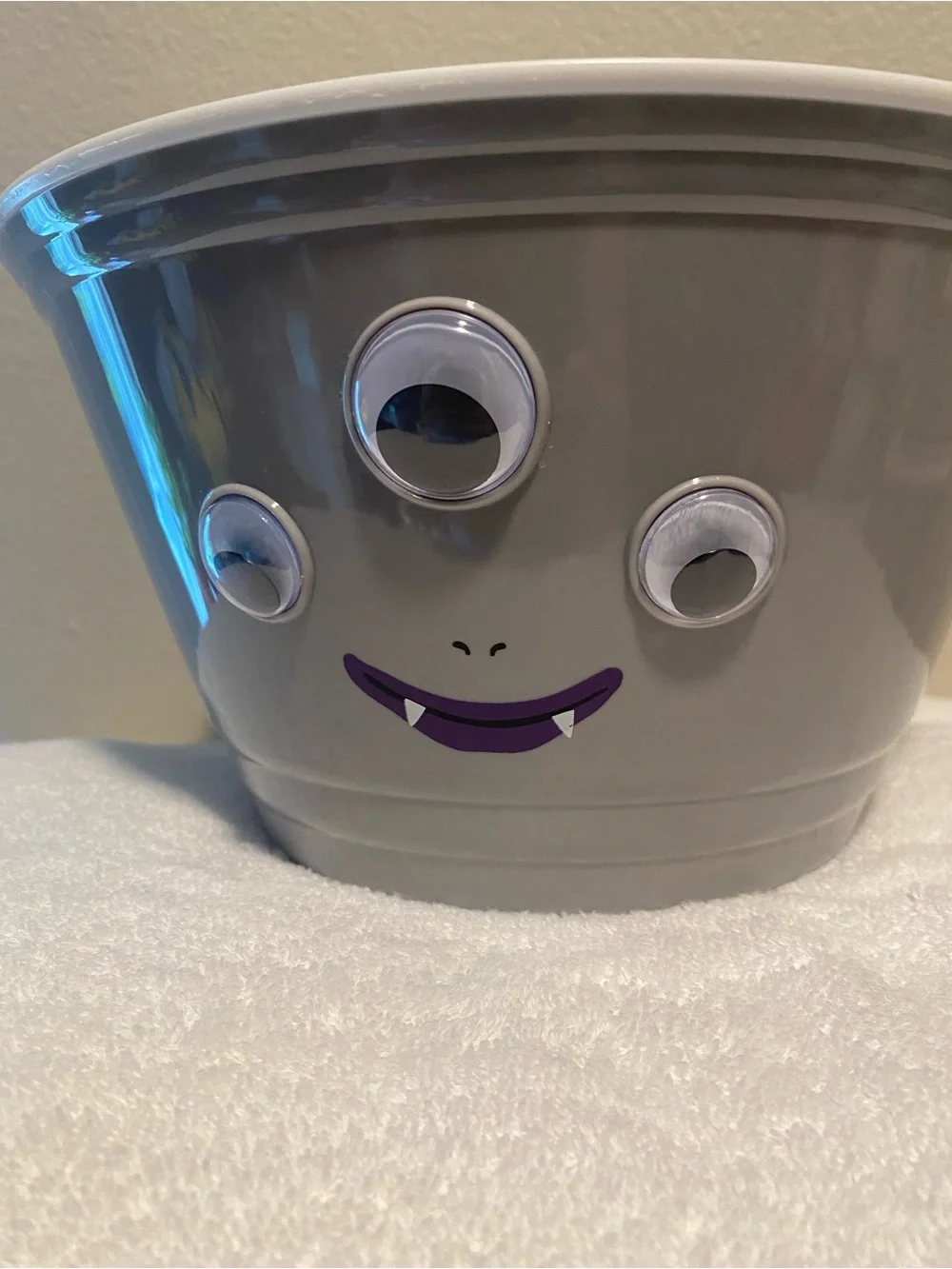Gray Googly-Eyed Monster Face Vampire Halloween Candy Serve Bowl BPA FREE